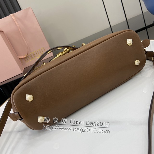 miumiu專櫃繆繆最新款爆款保齡球包原廠皮革手提包 jh2346型號：5bb169